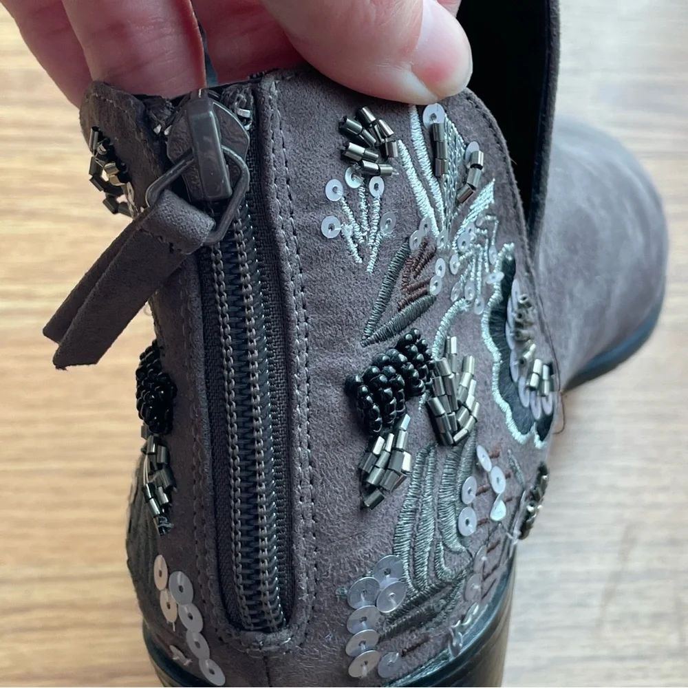KENNETH COLE REACTION🖤 Ankle Booties w/ Beaded & Sequin Detail 🖤
